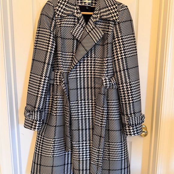 White House Black Market Jackets & Blazers - White House Black Market Black and White Houndstooth Trench Coat